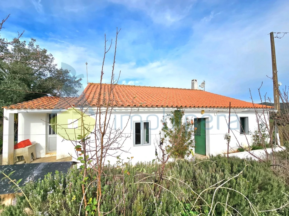 Moradia T3 para Venda em Ameixial Foto 1