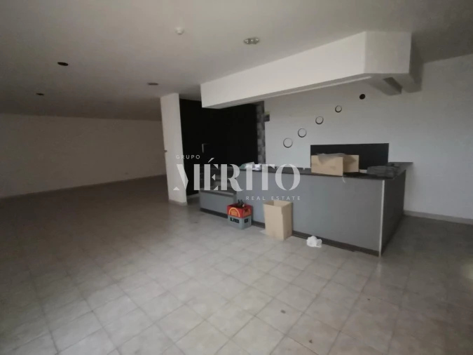 Loja para Venda em Santo Tirso, Couto (Santa Cristina e São Miguel) e Burgães Foto 1