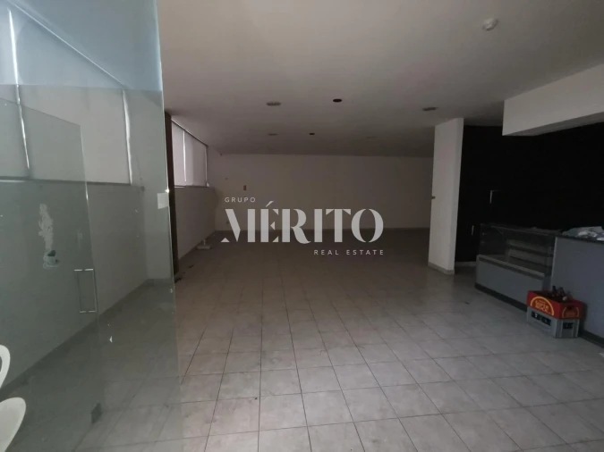 Loja para Venda em Santo Tirso, Couto (Santa Cristina e São Miguel) e Burgães Foto 4