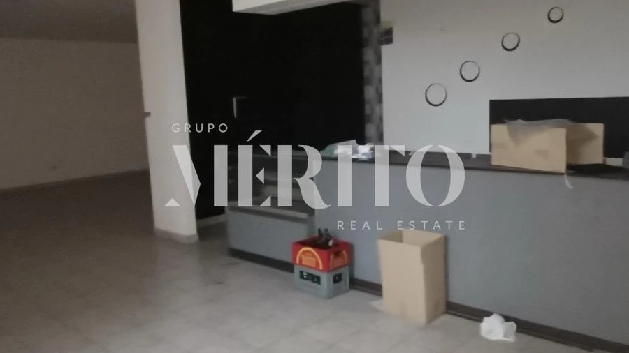 Loja para Venda em Santo Tirso, Couto (Santa Cristina e São Miguel) e Burgães