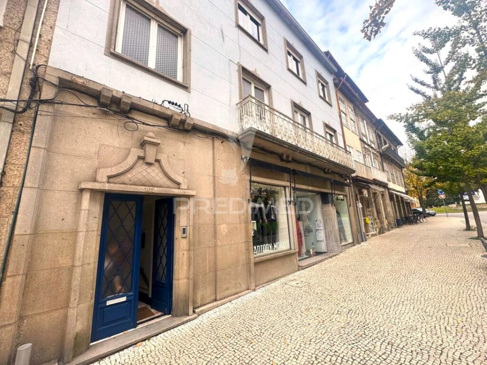 Loja para Arrendamento em Oliveira, São Paio e São Sebastião Foto 3