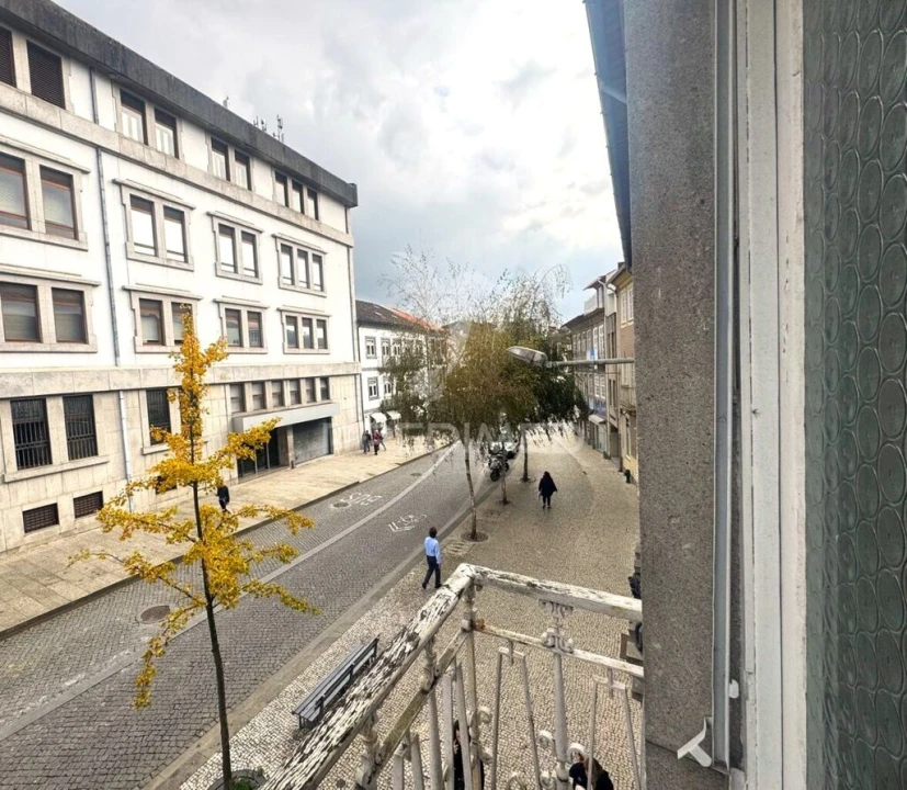 Loja para Arrendamento em Oliveira, São Paio e São Sebastião Foto 7