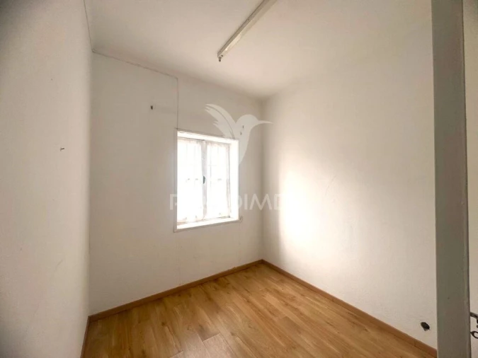 Loja para Arrendamento em Oliveira, São Paio e São Sebastião Foto 16