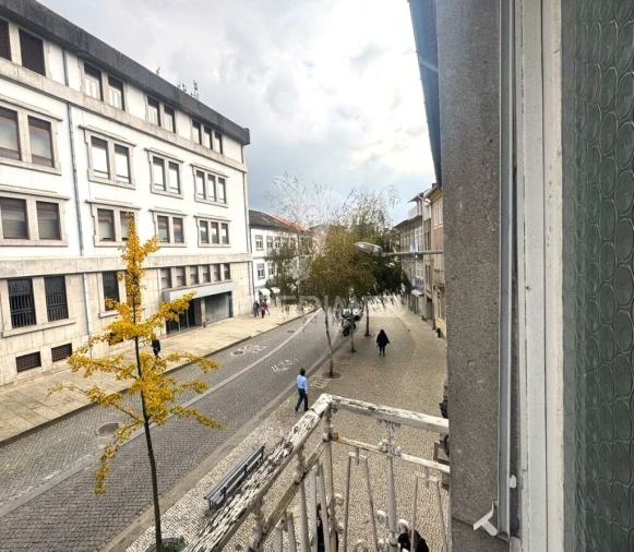 Loja para Arrendamento em Oliveira, São Paio e São Sebastião Foto 7