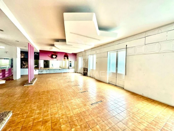 Loja para Arrendamento em Oliveira, São Paio e São Sebastião Foto 12