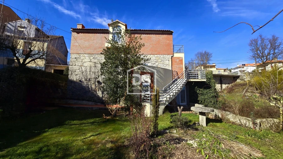 Moradia T3 para Venda em Guarda Foto 78