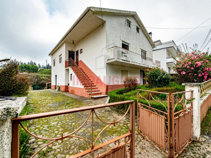 Moradia T4 para Venda em Gouveia (São Pedro e São Julião) Foto 2