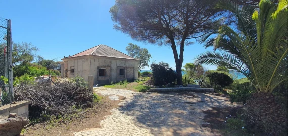 Moradia T6 para Venda em Albufeira e Olhos de Água