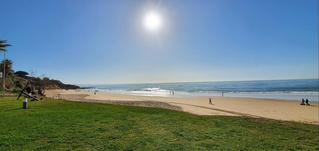 Moradia T6 para Venda em Albufeira e Olhos de Água Foto 1