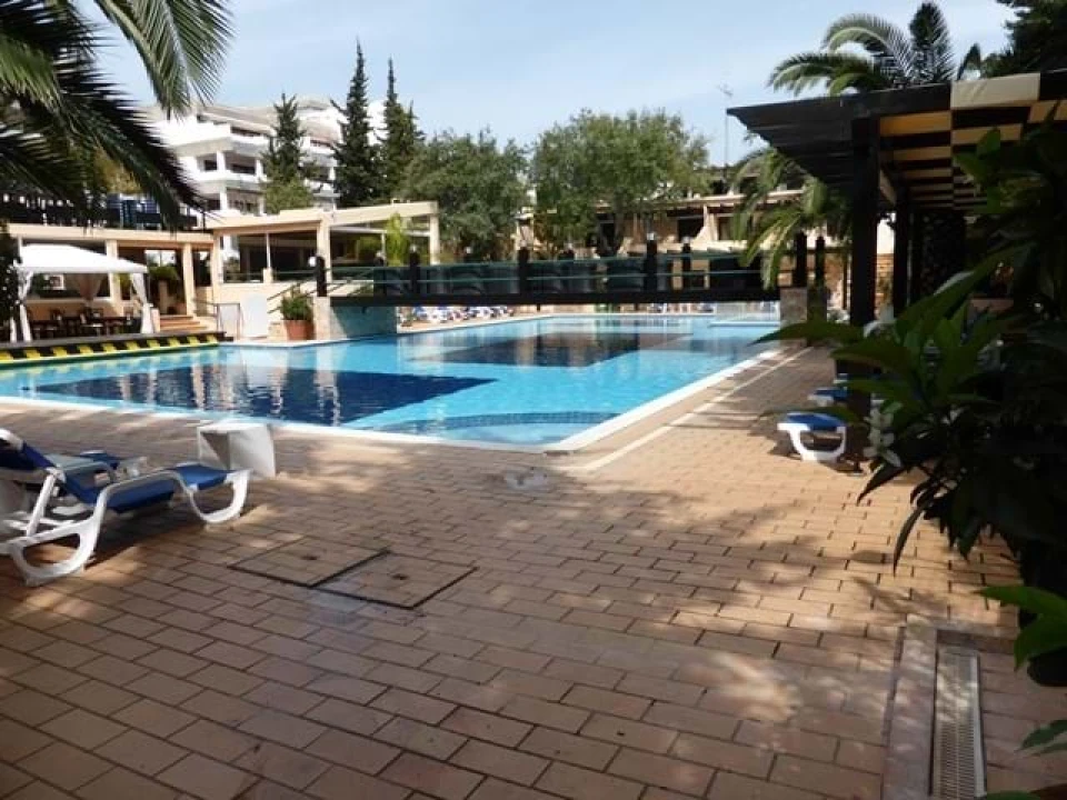 Apartamento T5 para Venda em Albufeira e Olhos de Água Foto 1