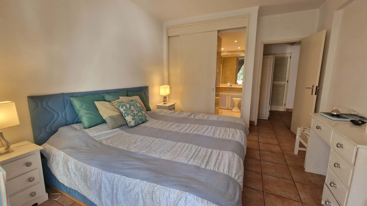 Apartamento T5 para Venda em Albufeira e Olhos de Água Foto 10