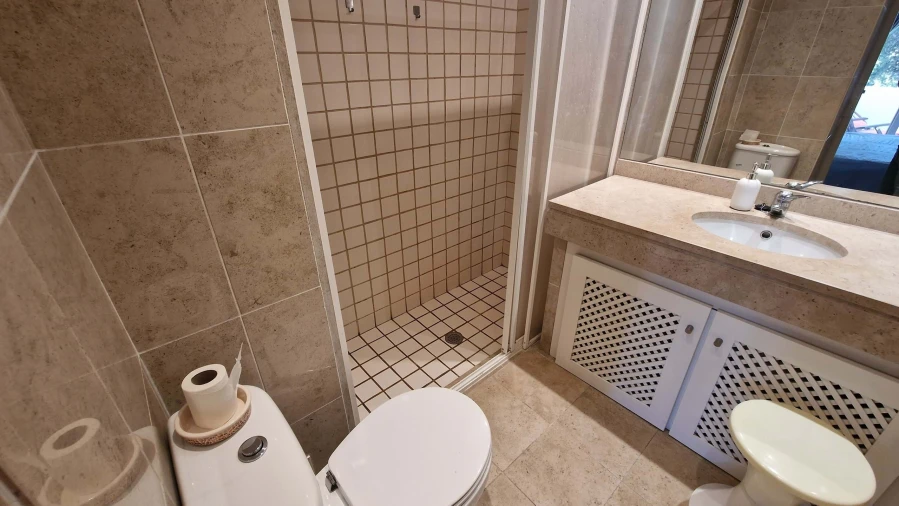 Apartamento T5 para Venda em Albufeira e Olhos de Água Foto 13