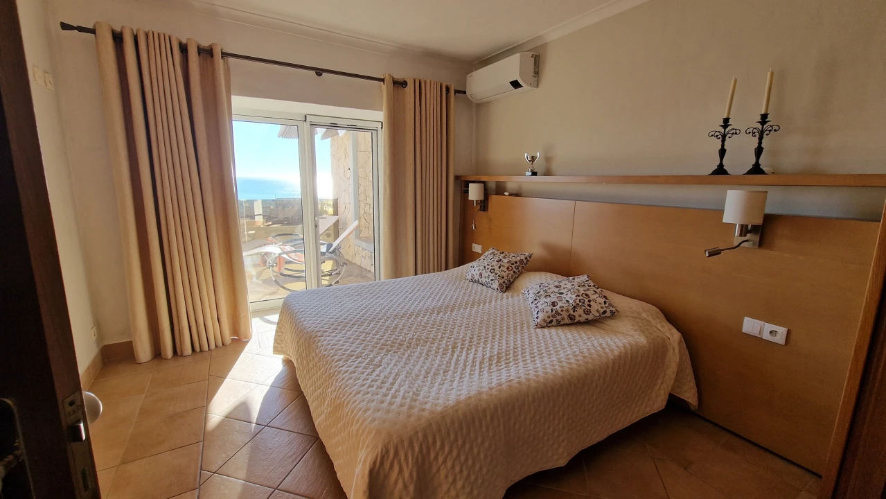 Moradia T4 para Venda em Albufeira e Olhos de Água Foto 8