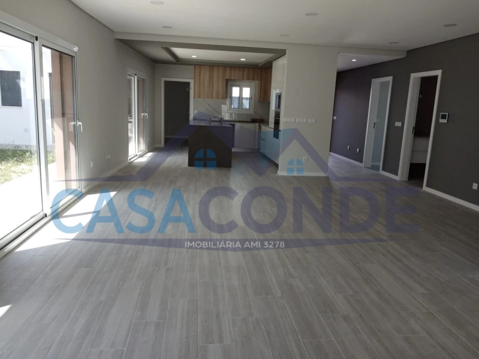 Moradia T4 para Venda em Seixal, Arrentela e Aldeia de Paio Pires Foto 1