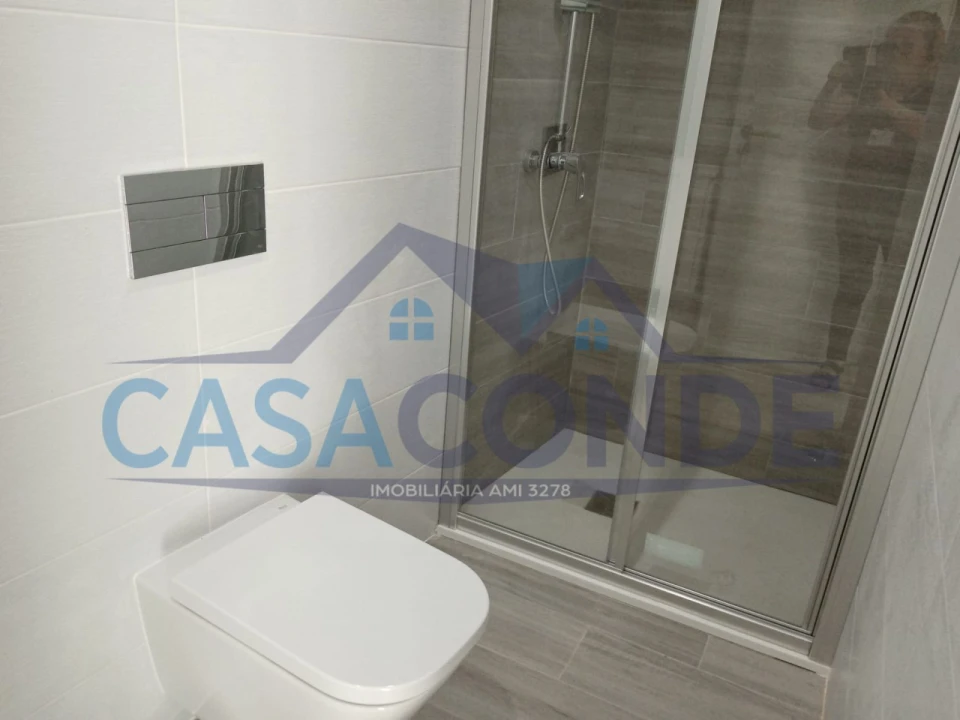 Moradia T4 para Venda em Seixal, Arrentela e Aldeia de Paio Pires Foto 9