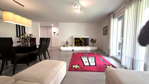 Apartamento T3 para Venda em Oeiras e São Julião da Barra, Paço de Arcos e Caxias