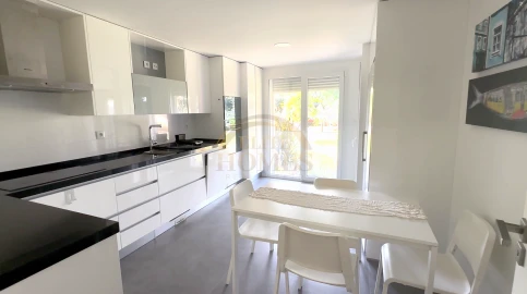 Apartamento T3 para Venda em Oeiras e São Julião da Barra, Paço de Arcos e Caxias