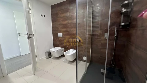 Apartamento T3 para Venda em Oeiras e São Julião da Barra, Paço de Arcos e Caxias