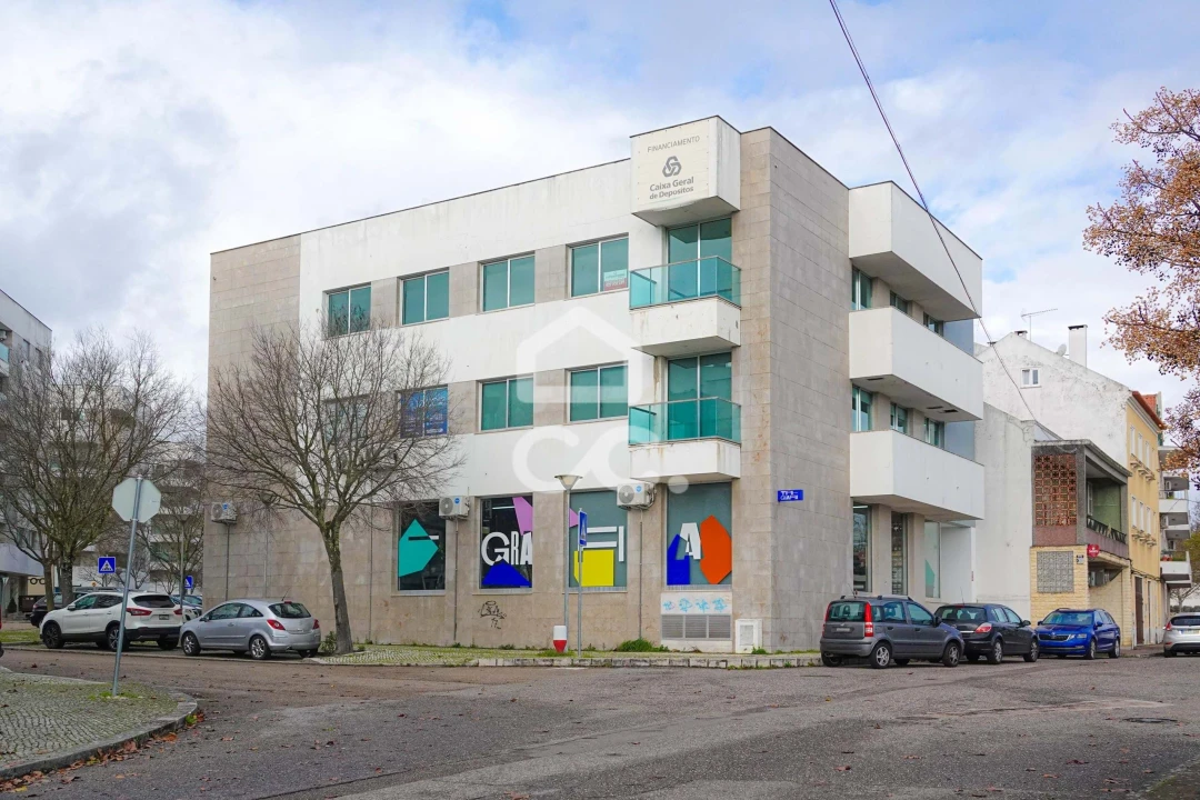 Escritório para Arrendamento em Abrantes (São Vicente e São João) e Alferrarede Foto 1