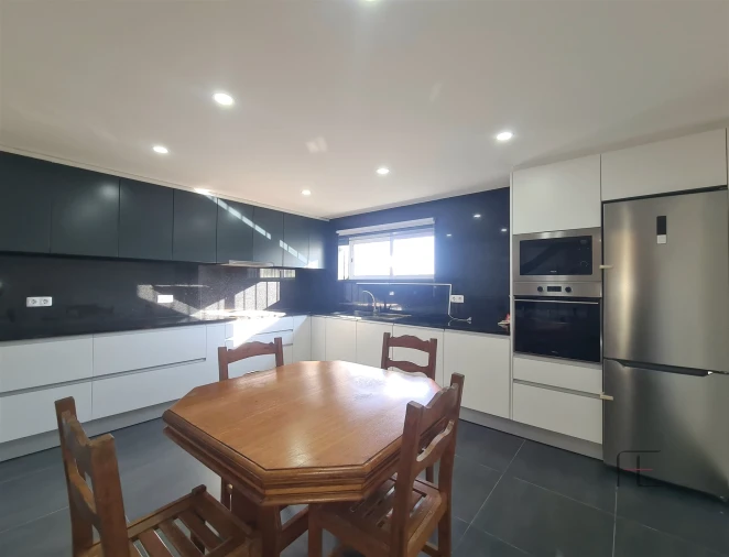 Moradia T3 para Venda em Lourosa Foto 4