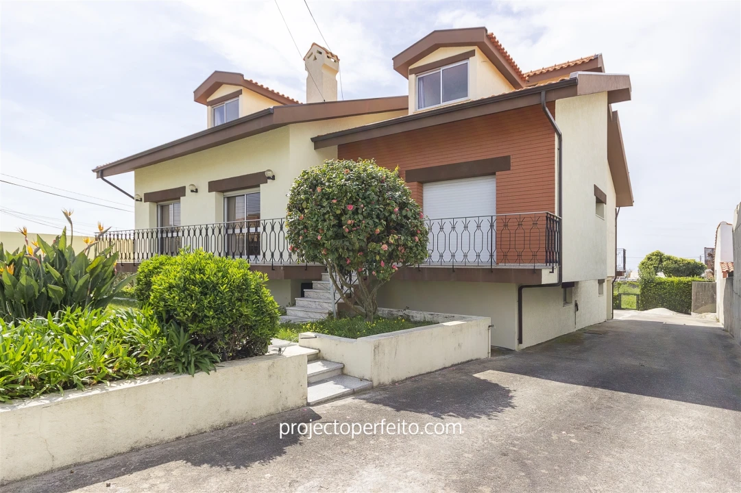 Moradia T6 para Venda em Silvalde Foto 3