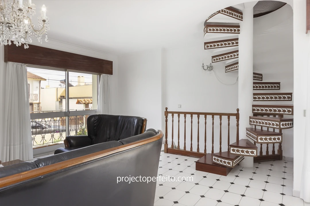 Moradia T6 para Venda em Silvalde Foto 4