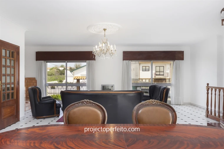 Moradia T6 para Venda em Silvalde Foto 6