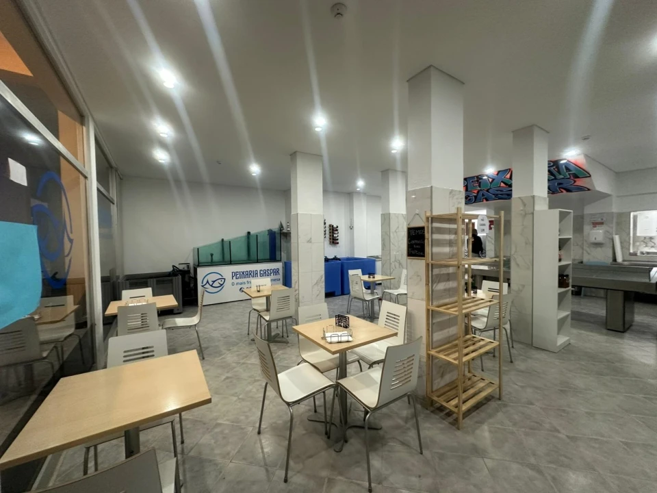 Loja para Venda em Olhão Foto 1