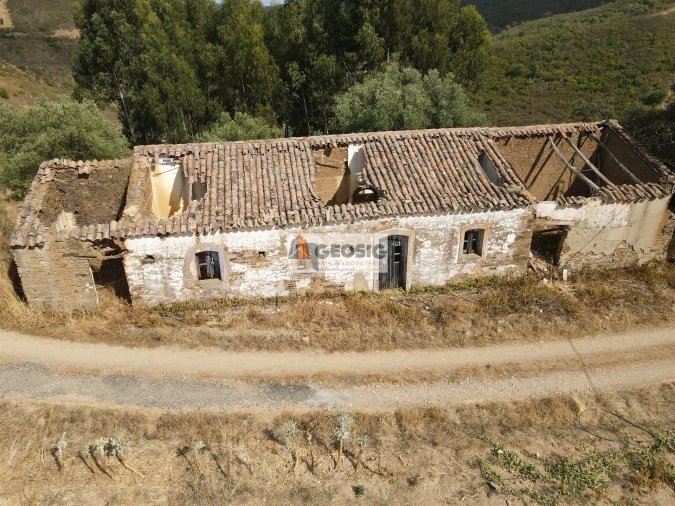 Moradia T2 para Venda em São Barnabe Foto 1