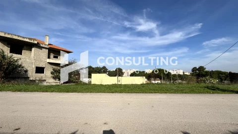 Terreno para Venda em Seixal, Arrentela e Aldeia de Paio Pires