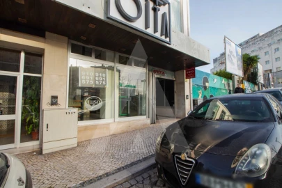 Loja para Arrendamento em Glória e Vera Cruz