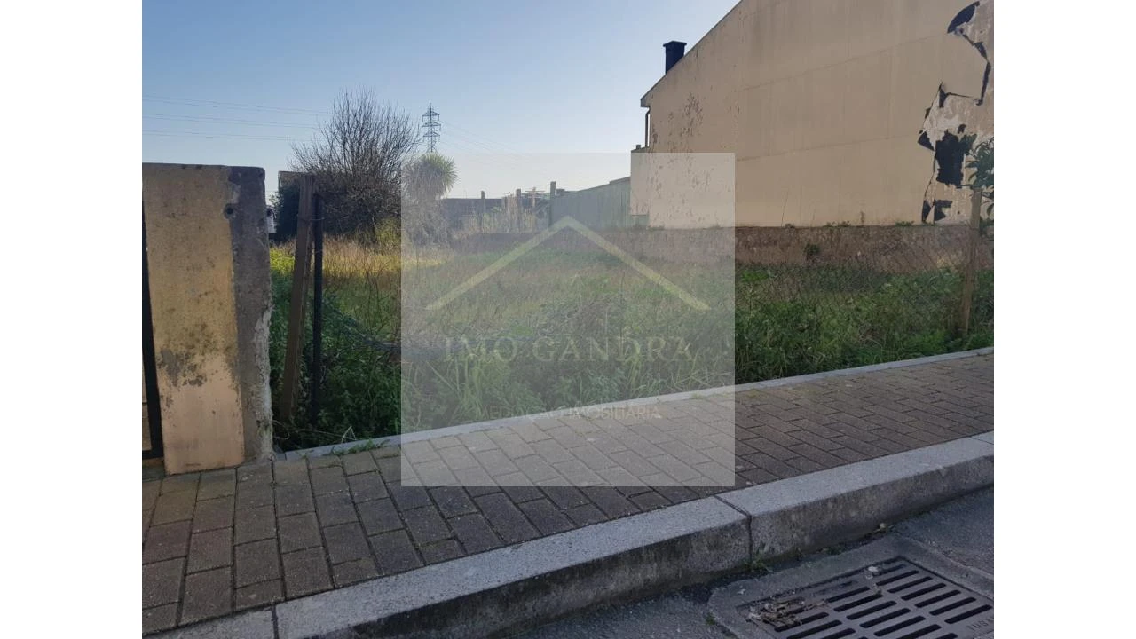 Terreno para Venda em Ermesinde Foto 2