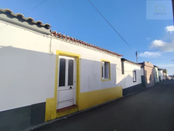 Moradia T2 para Venda em Arrifes