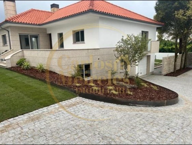 Moradia T5 para Venda em Fafe Foto 3