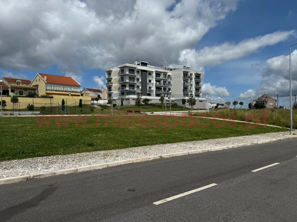 Terreno P/ Prédio para Venda em Ramada e Caneças Foto 1