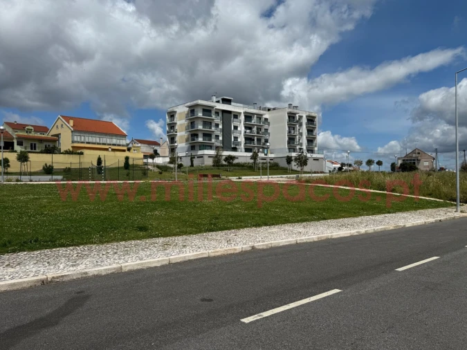 Terreno P/ Prédio para Venda em Ramada e Caneças