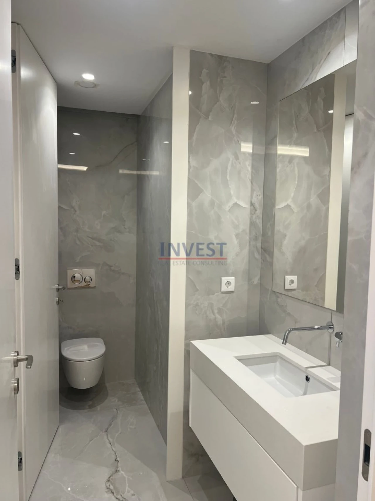 Apartamento T4 para Venda em Lordelo do Ouro e Massarelos Foto 11