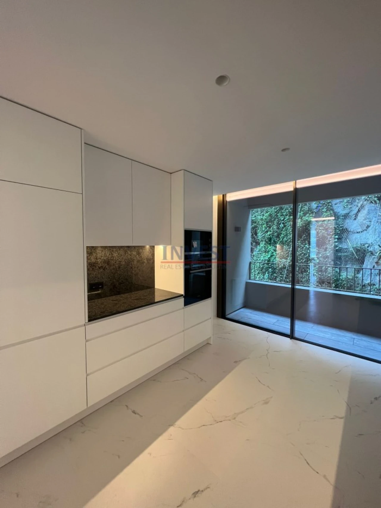 Apartamento T4 para Venda em Lordelo do Ouro e Massarelos Foto 8