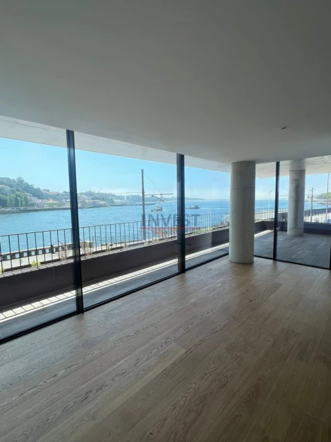 Apartamento T4 para Venda em Lordelo do Ouro e Massarelos