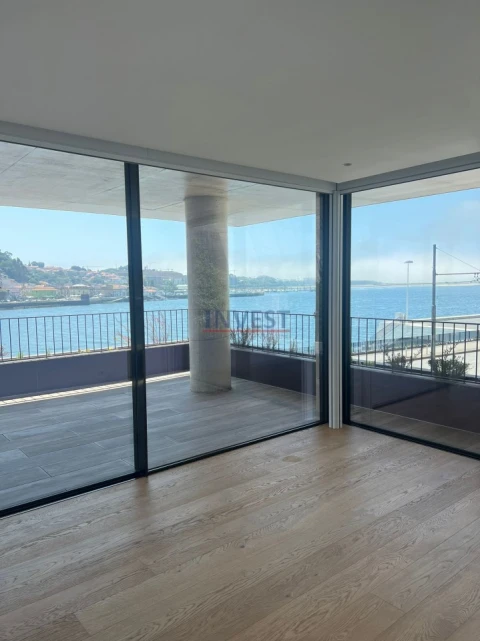 Apartamento T4 para Venda em Lordelo do Ouro e Massarelos