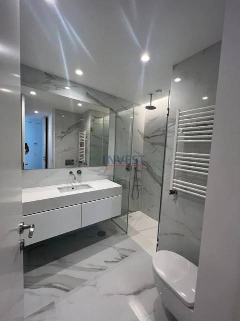 Apartamento T4 para Venda em Lordelo do Ouro e Massarelos