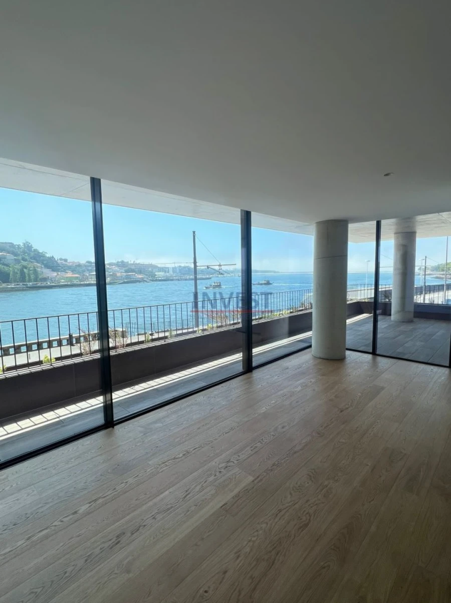 Apartamento T4 para Venda em Lordelo do Ouro e Massarelos Foto 2