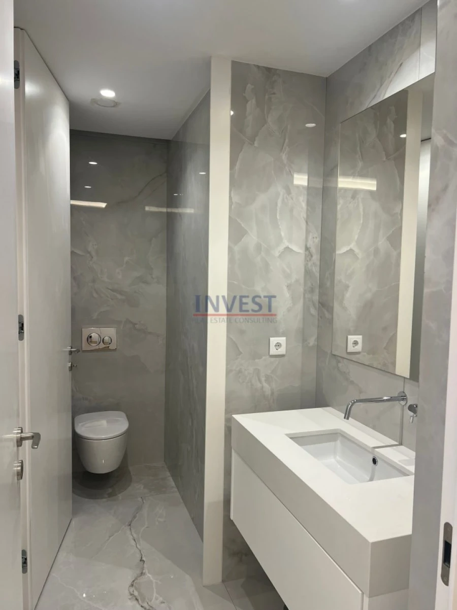 Apartamento T4 para Venda em Lordelo do Ouro e Massarelos Foto 11