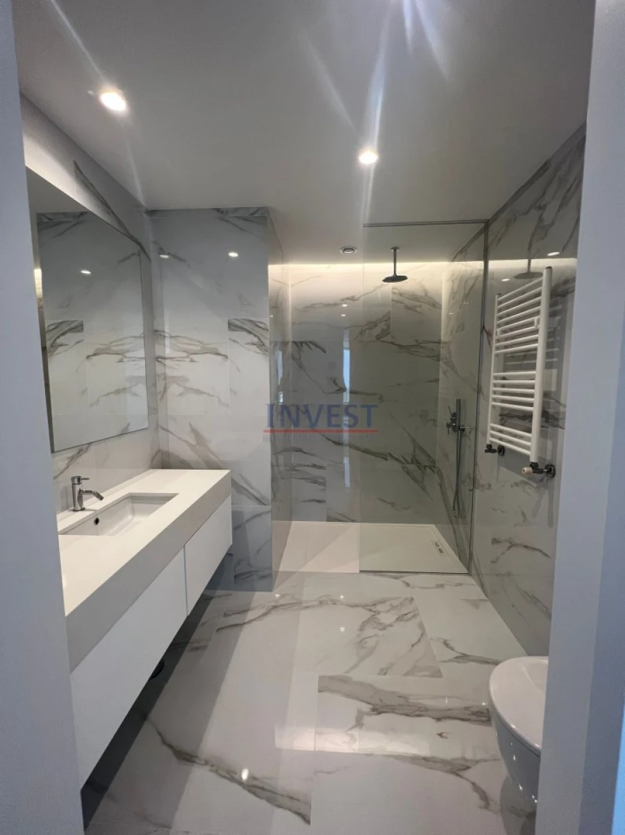 Apartamento T4 para Venda em Lordelo do Ouro e Massarelos Foto 20