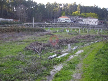 Terreno para Venda em Troporiz e Lapela