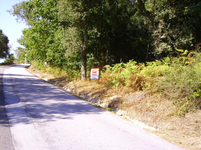 Terreno para Venda em Vila e Roussas Foto 1