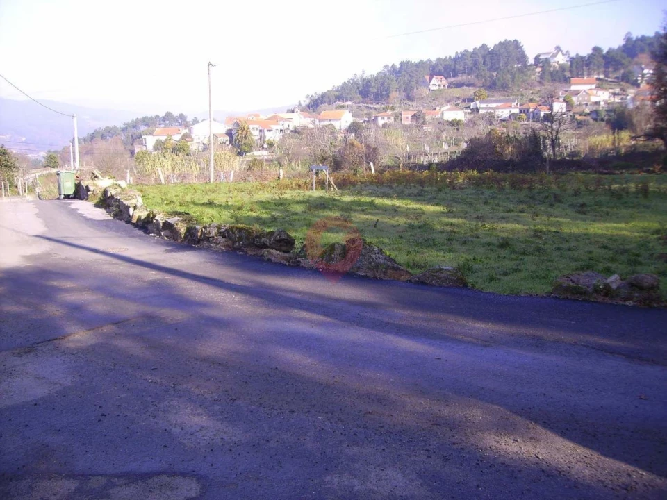 Terreno para Venda em Chaviães e Paços Foto 2