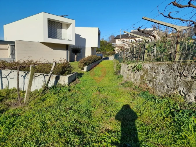 Terreno para Venda em Vila e Roussas Foto 4