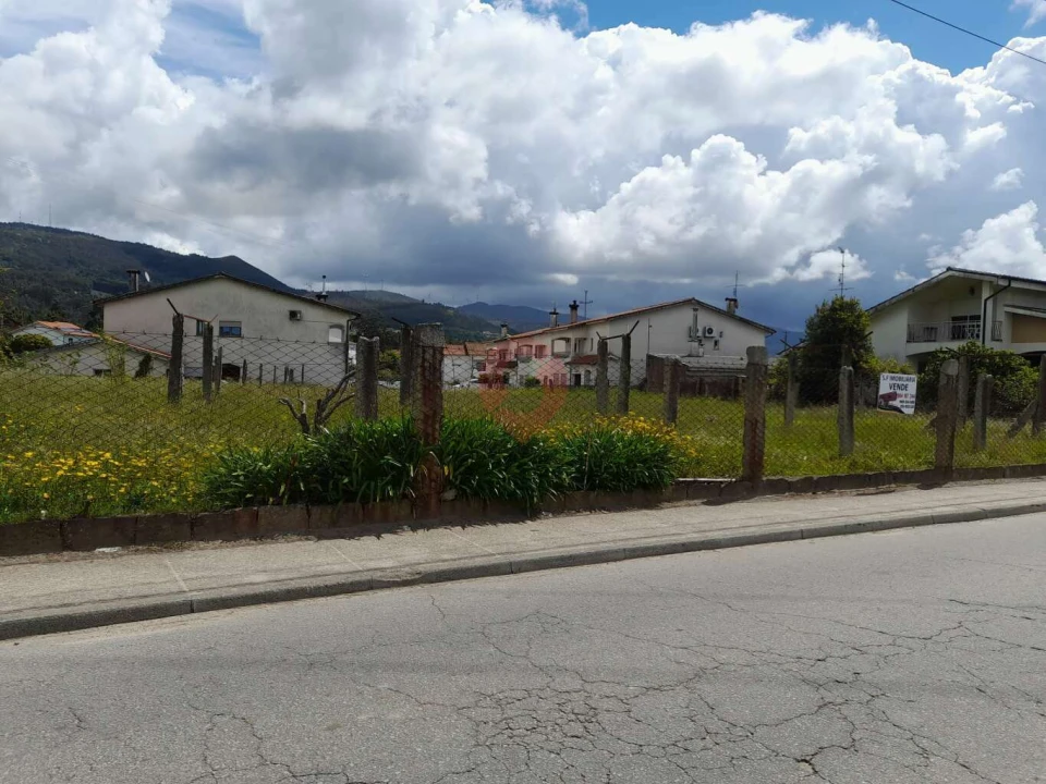 Terreno para Venda em Valença, Cristelo Covo e Arão Foto 4