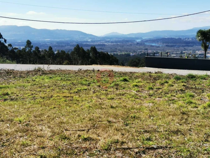 Terreno para Venda em Valença, Cristelo Covo e Arão